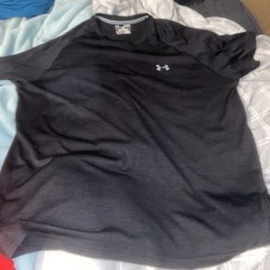 Mens xl underarmour tshirt